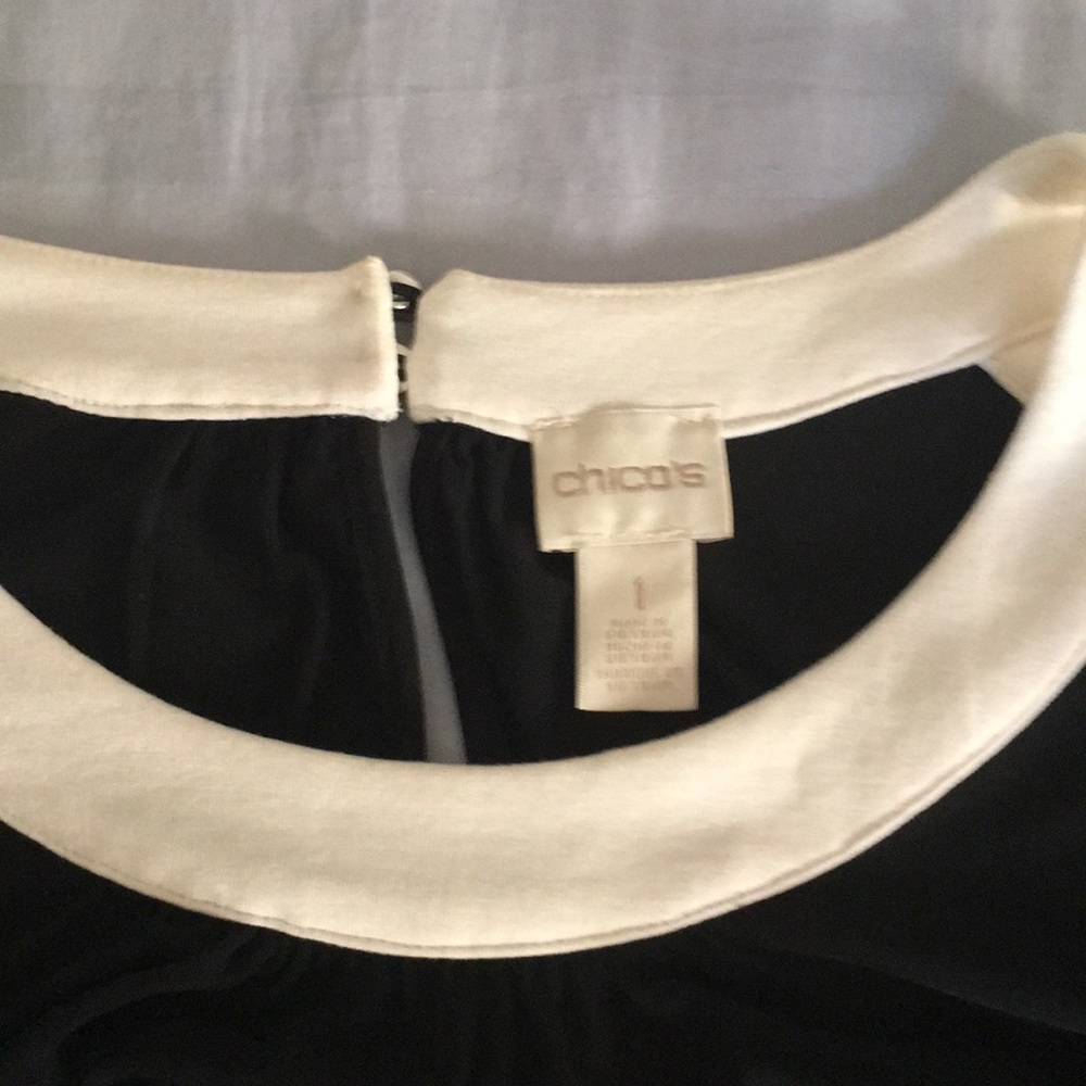 Top black and white color, could shoulder 3/4  sleeve length